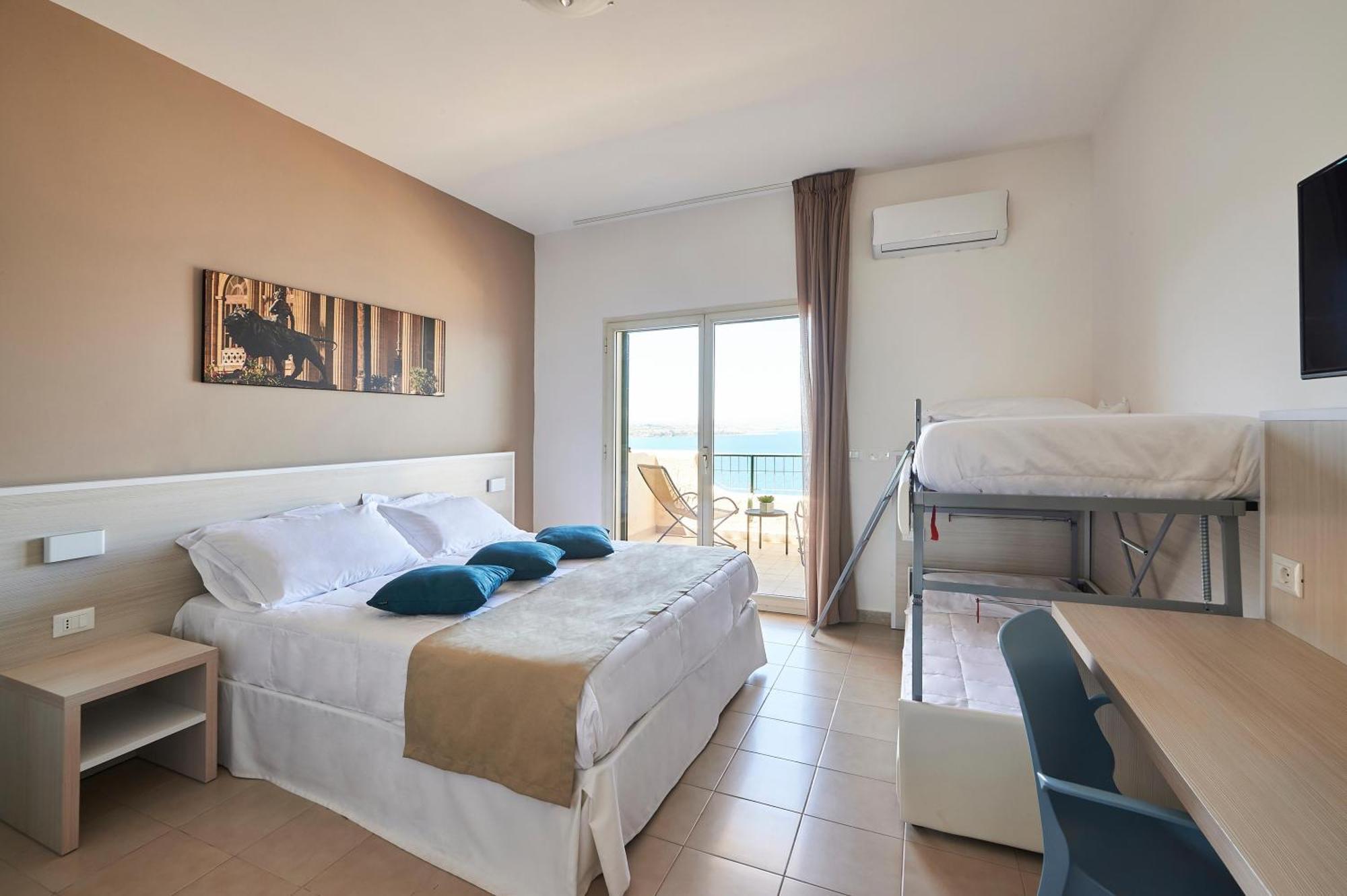 Camera Quadrupla Comfort con Vista Mare